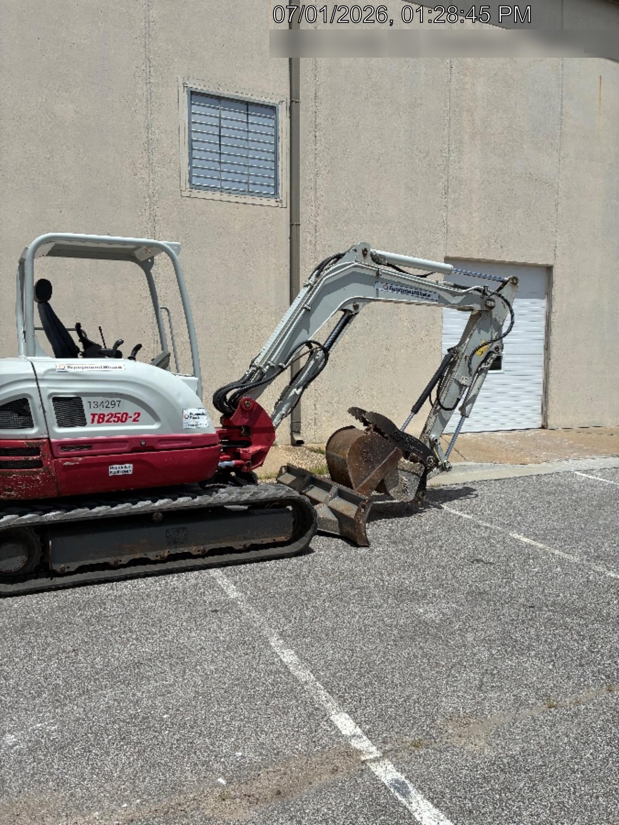 2021 TAKEUCHI TB250-2