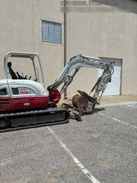 2021 TAKEUCHI TB250-2