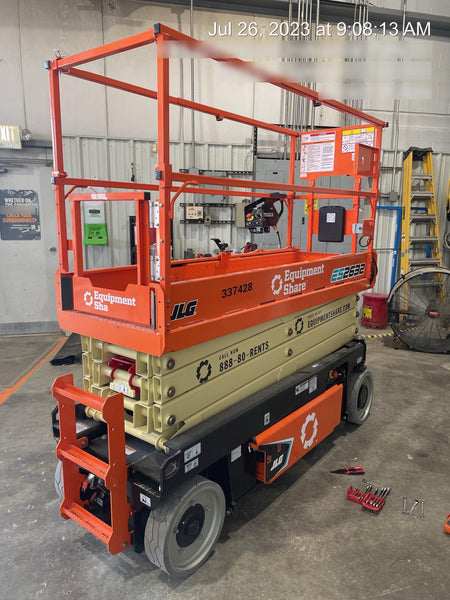 2023 JLG ES2632
