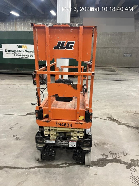 2021 JLG ES1330L