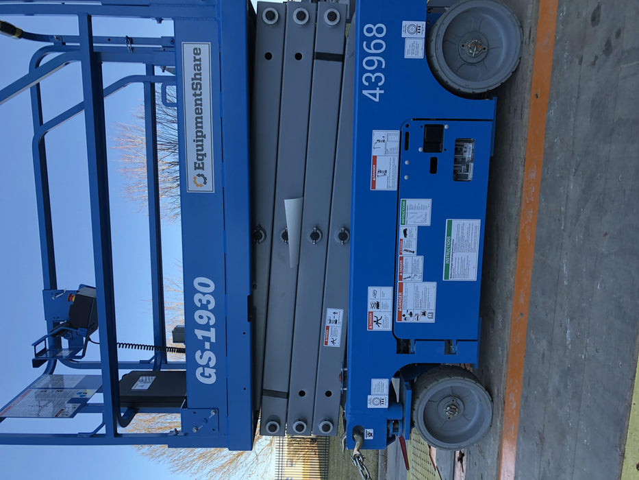 2019 Genie GS-1930 Fixed rails with chain Entry