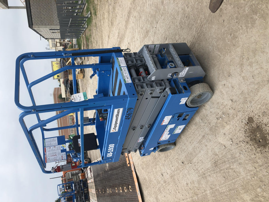 2019 Genie GS-1930 Fixed rails with chain Entry