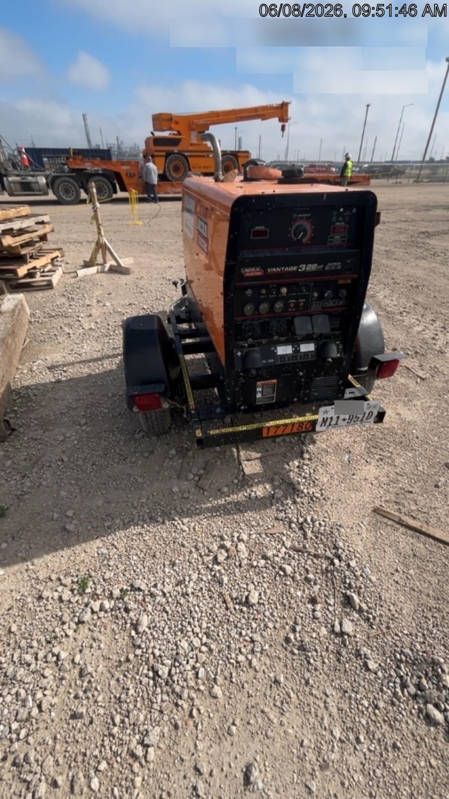 2021 Lincoln Electric Vantage 322 Vantage 322 Ready Pak 3 w/ Decals, ORANGE (includes trailer, cable rack, fender light kit) NO Telematics