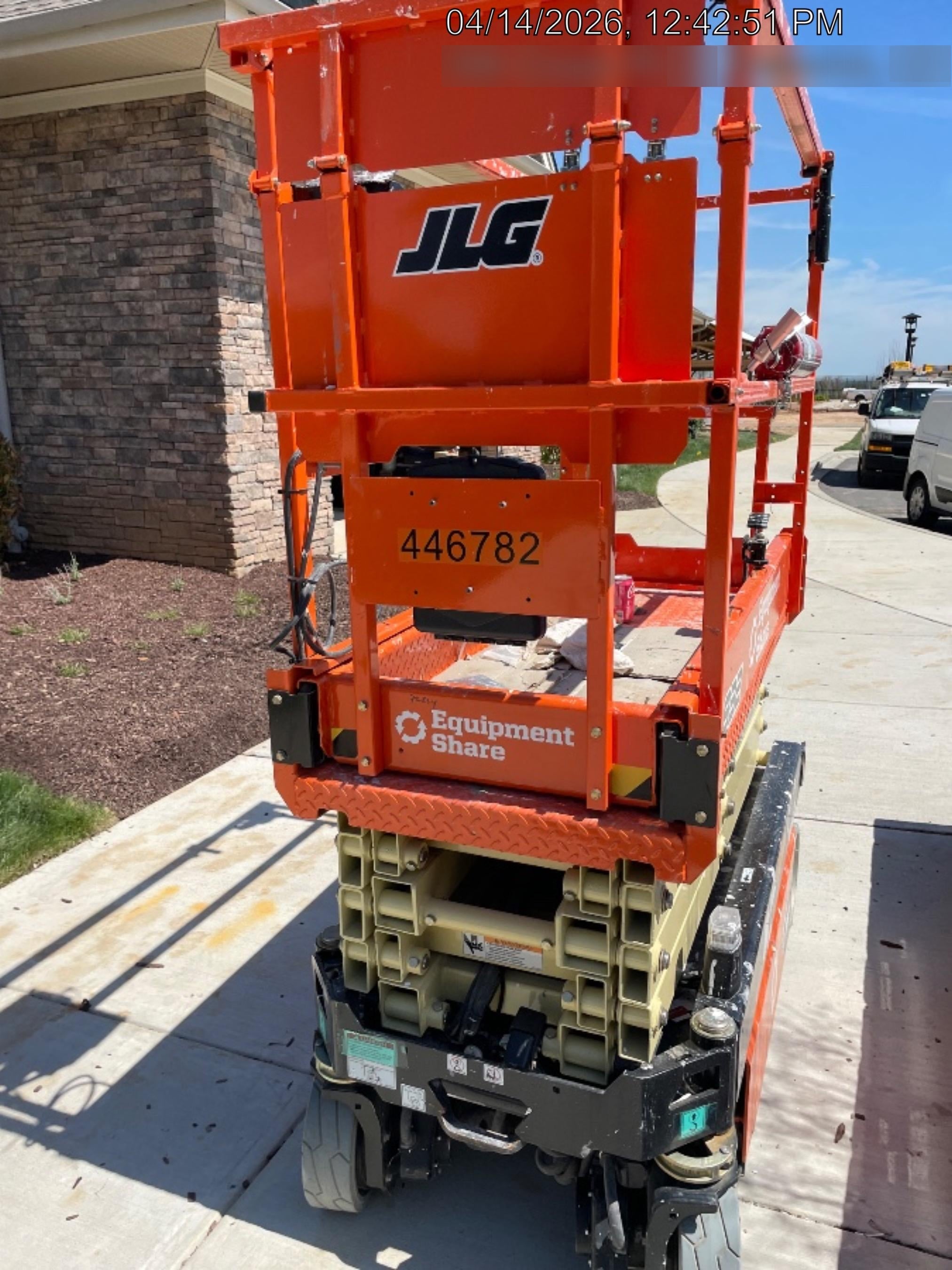 2024 JLG ES1932