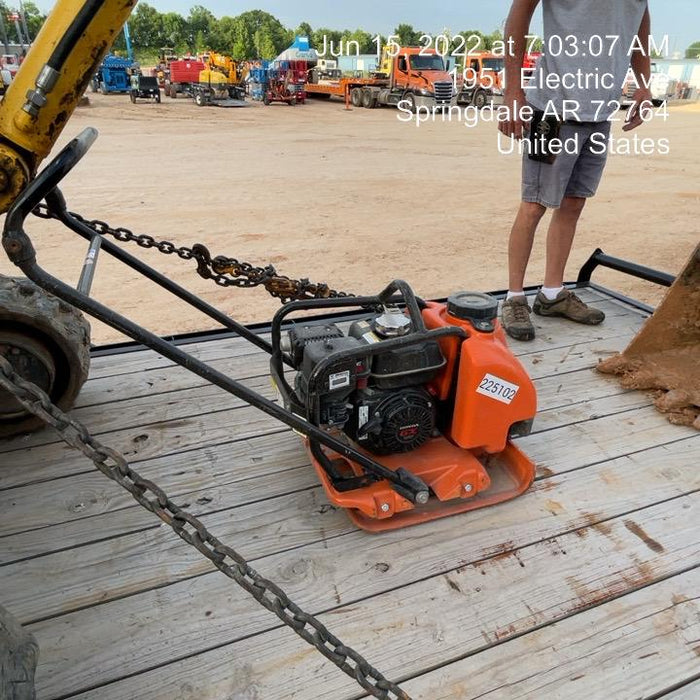 2022 Multiquip MVC88VTHW Plate Compactor, 20", w/Water Tank, Honda GX160