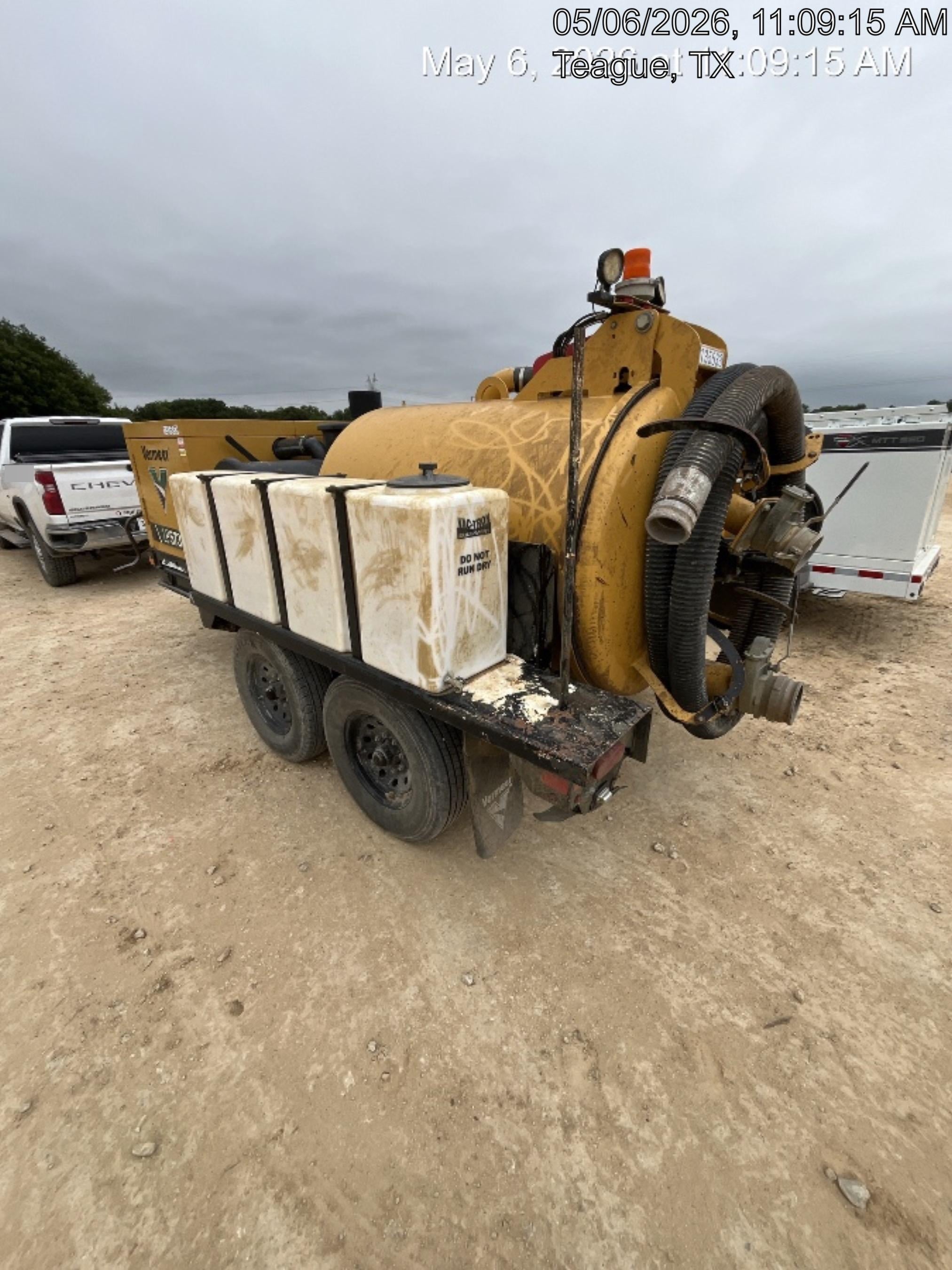 2021 VAC-TRON LP573XDT