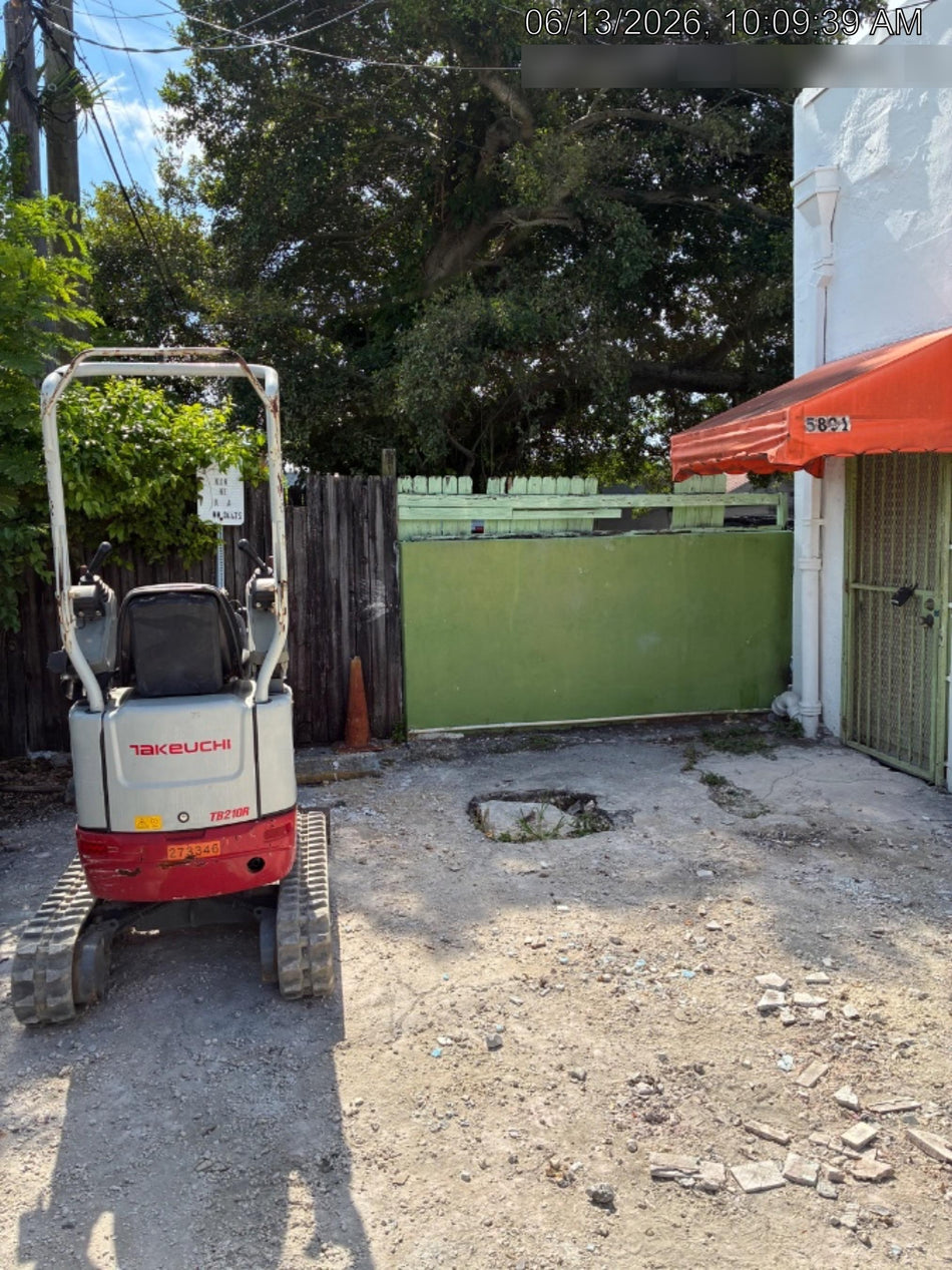 2022 TAKEUCHI TB210R