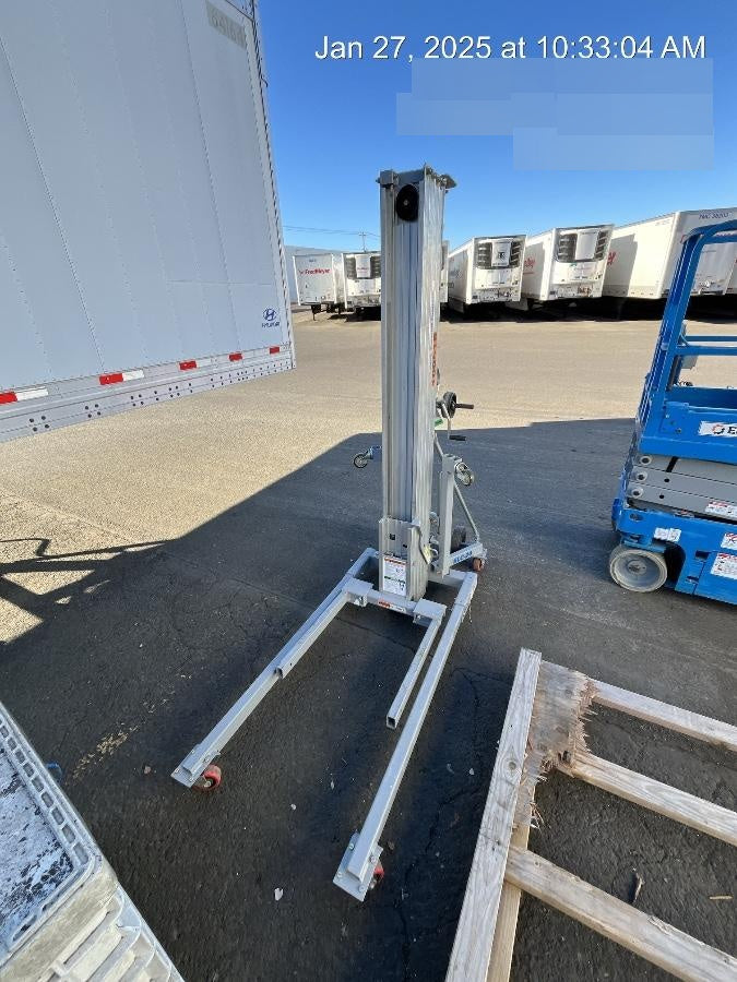 2020 GENIE SLC-24