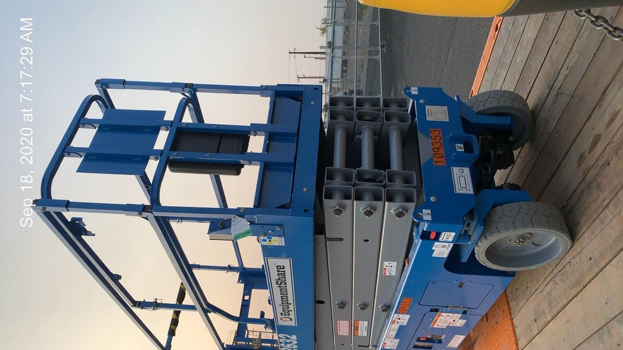 2020 Genie GS-2632 Solid NM Tires, Folding Rails with Half-Height Swing Gate, Beacon