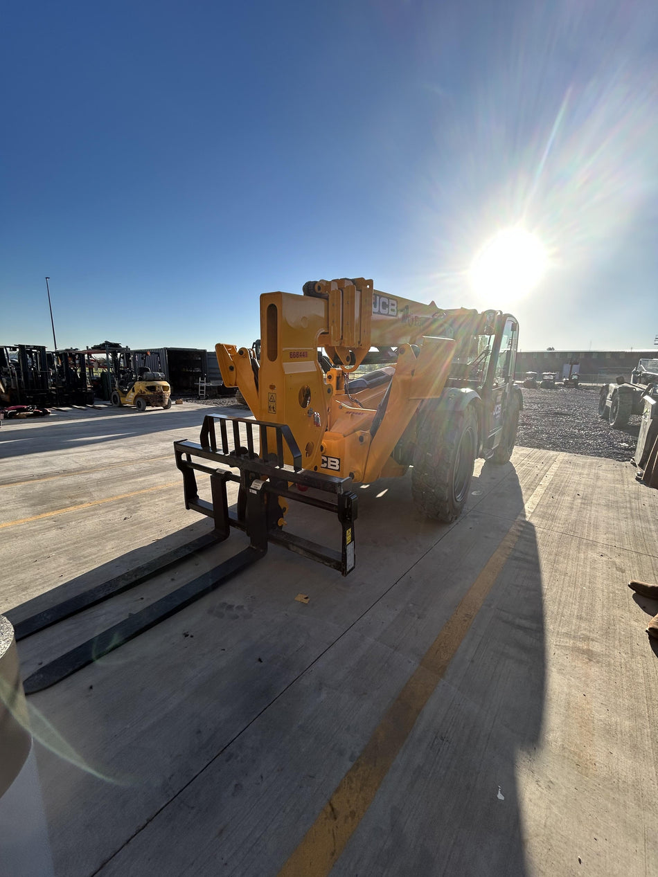 2026 JCB 512-56
