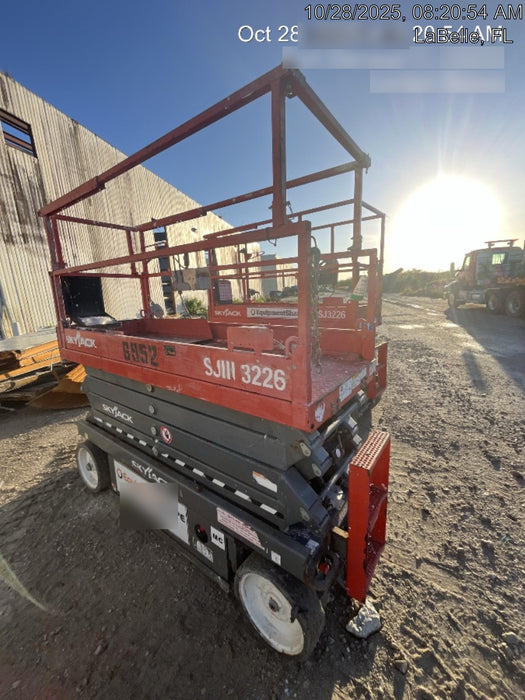 2018 Skyjack SJIII-3226 Skyjack SJIII3226 Scissor Lift w/Trojan Batteries