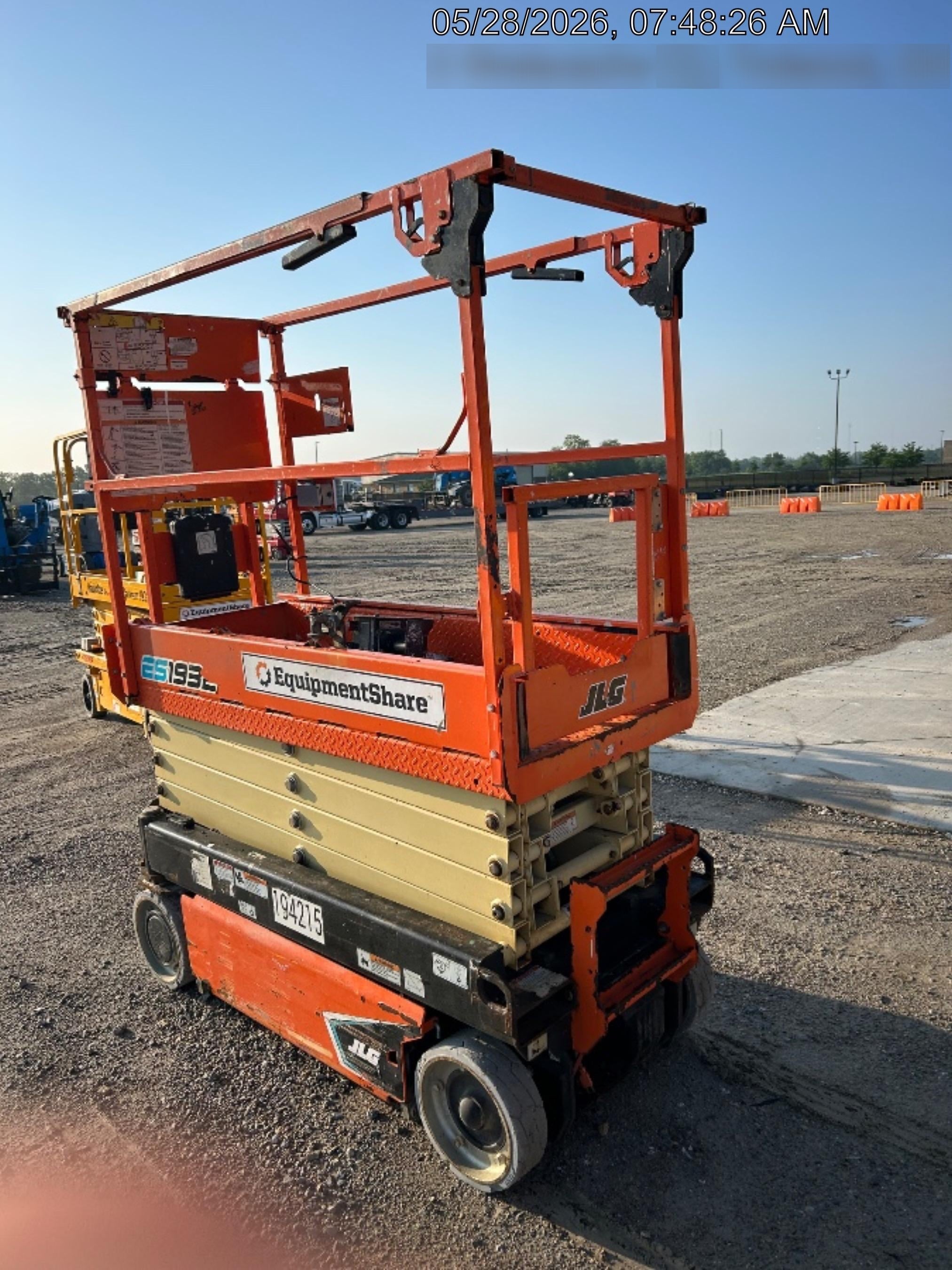 2021 JLG ES1932