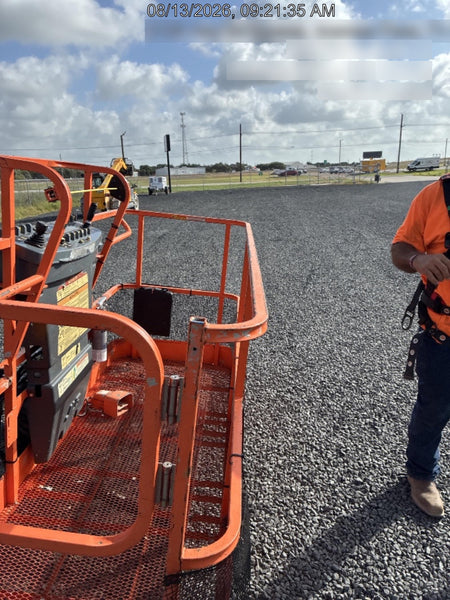 2019 JLG 800AJ