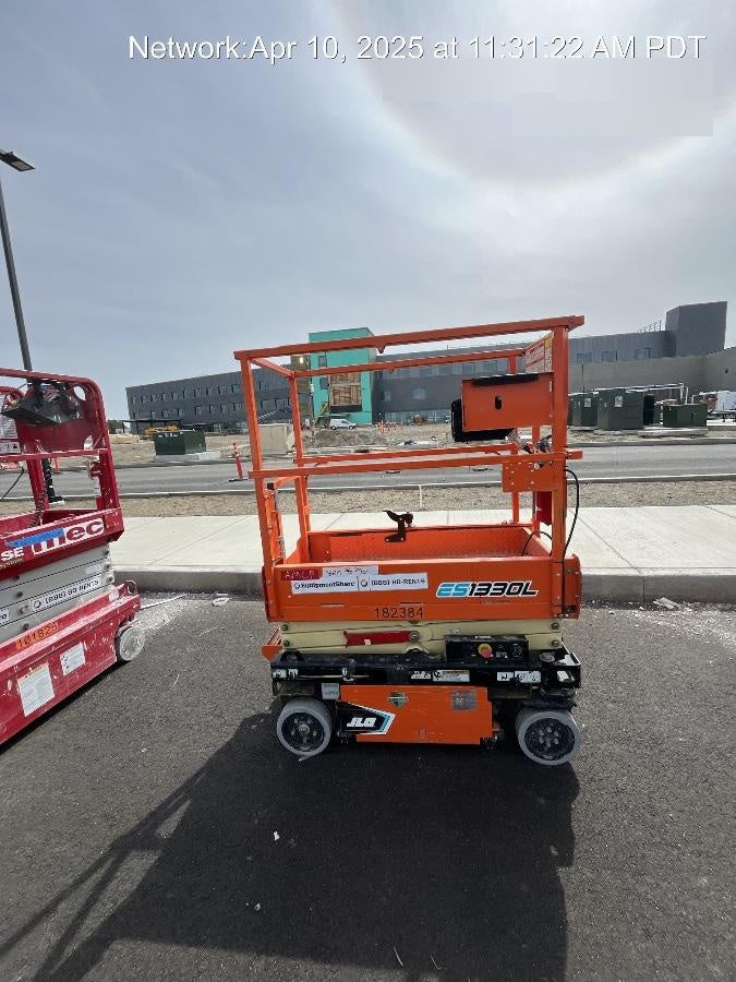 2021 JLG ES1330L