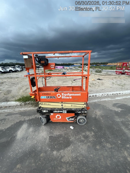 2022 JLG ES1330L