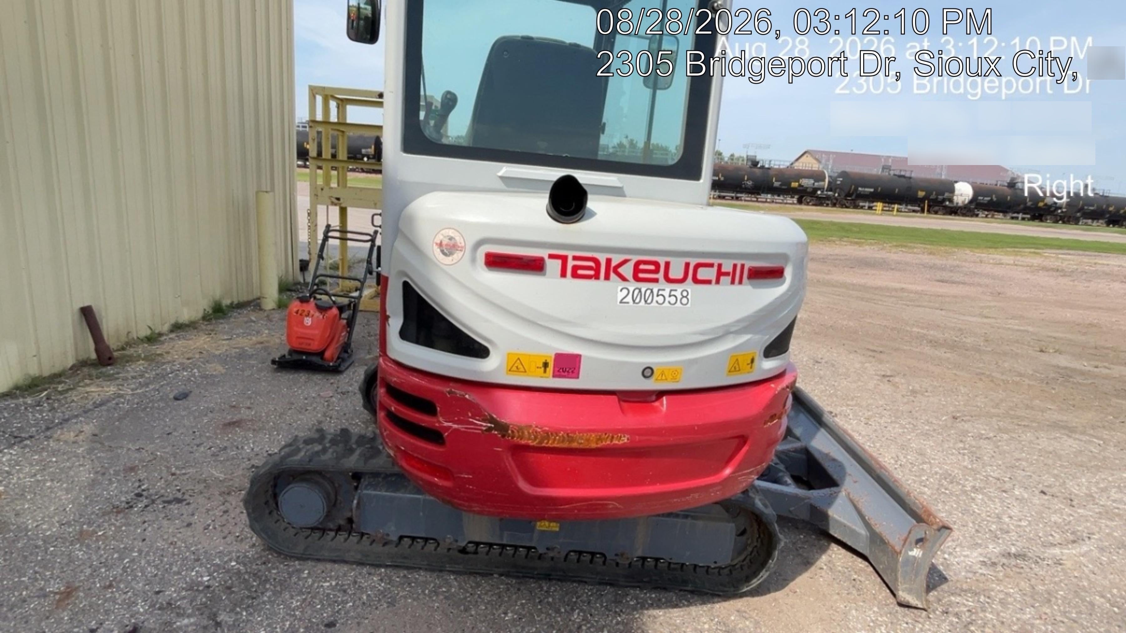 2022 TAKEUCHI TB235-2CR