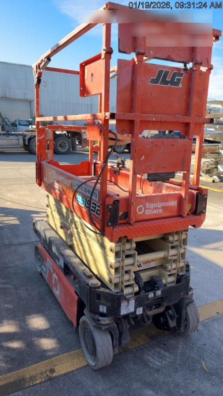 2023 JLG ES1932