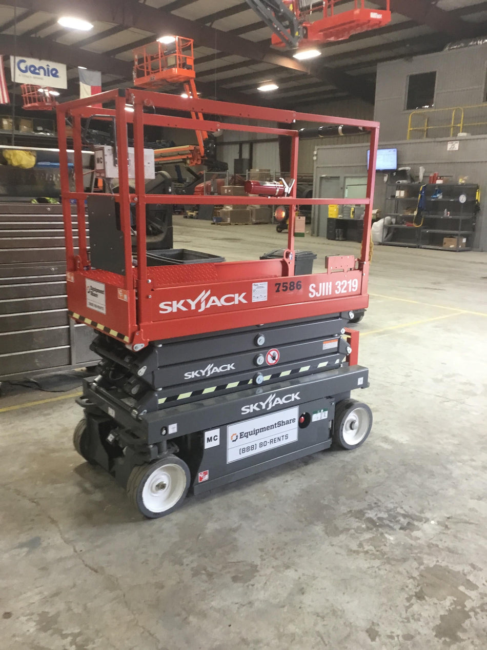 2018 Skyjack SJIII-3219 Skyjack SJIII3219 Scissor Lift w/Trojan Batteries
