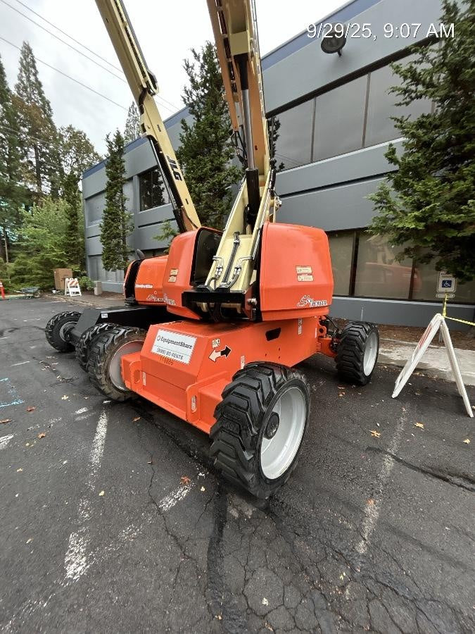 2021 JLG 600S