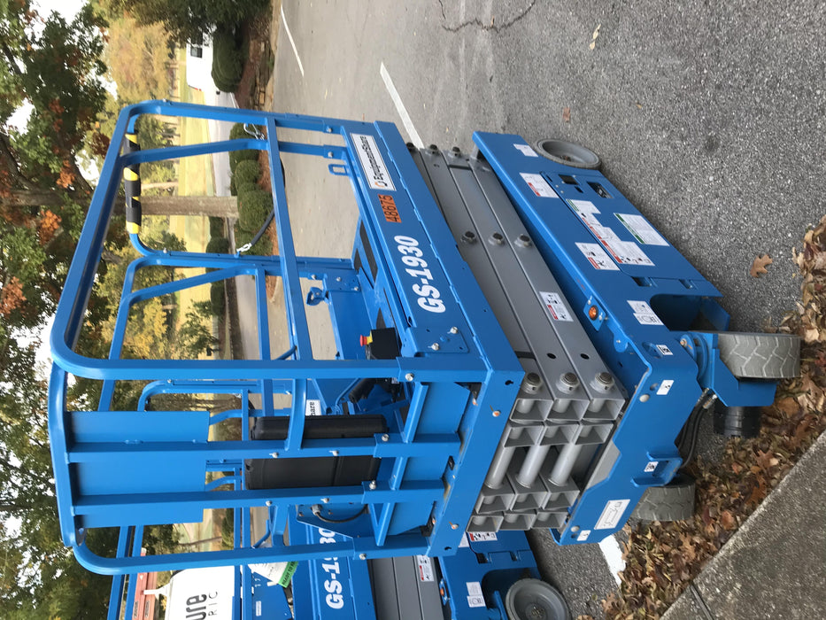 2019 Genie GS-1930 Fixed Rails with Chain Entry