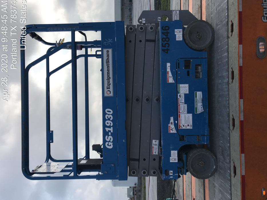2019 Genie GS-1930 Fixed rails with chain Entry