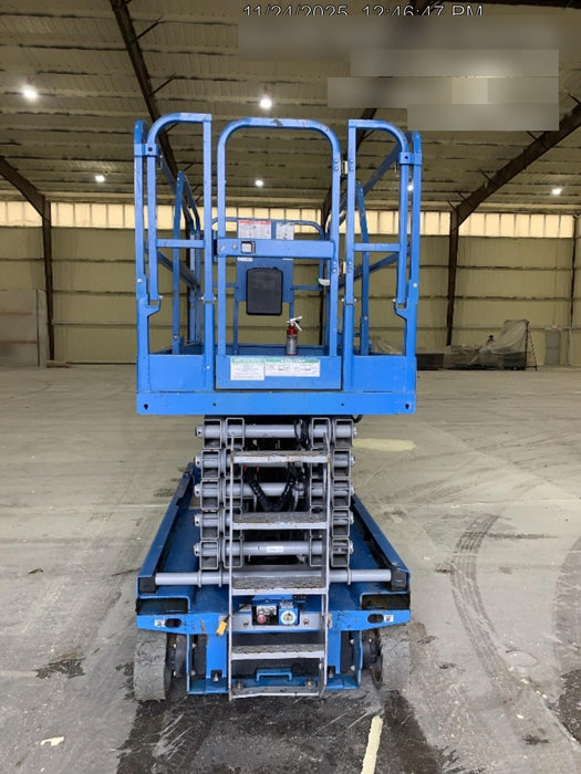 2019 Genie GS-4047 Folding rails with half height swing gate