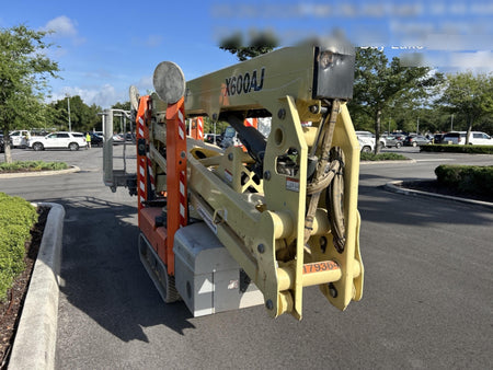 2020 JLG X600AJ