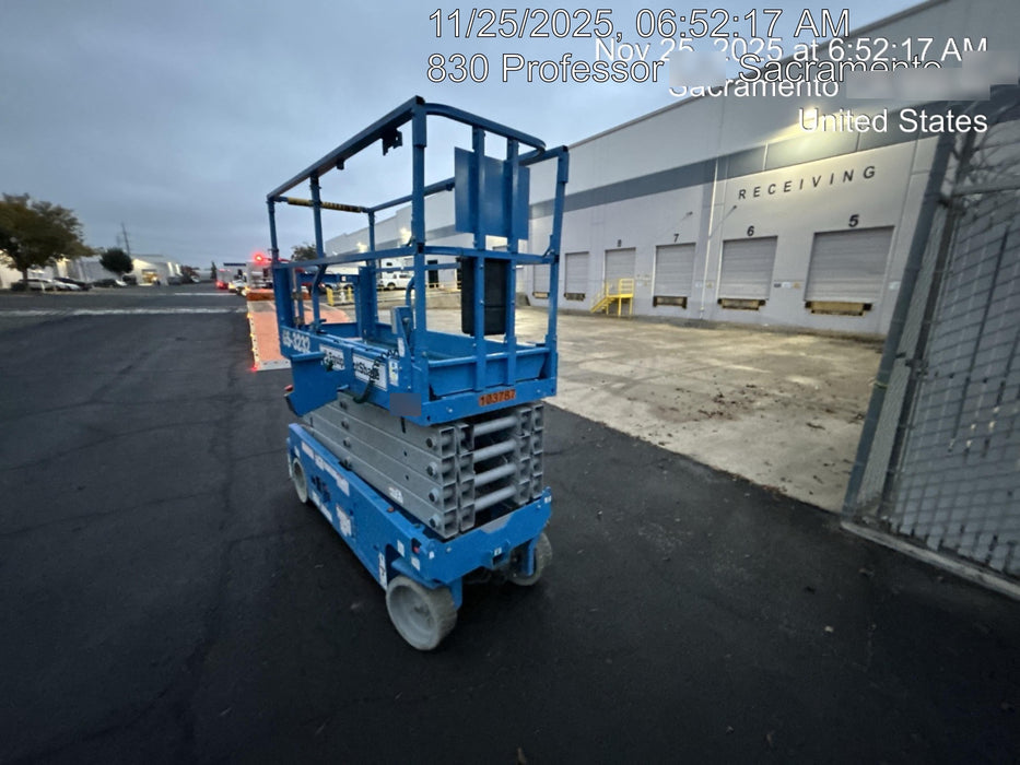 2020 Genie GS-3232 Standard, Folding half height swing gate, 800W Inverter