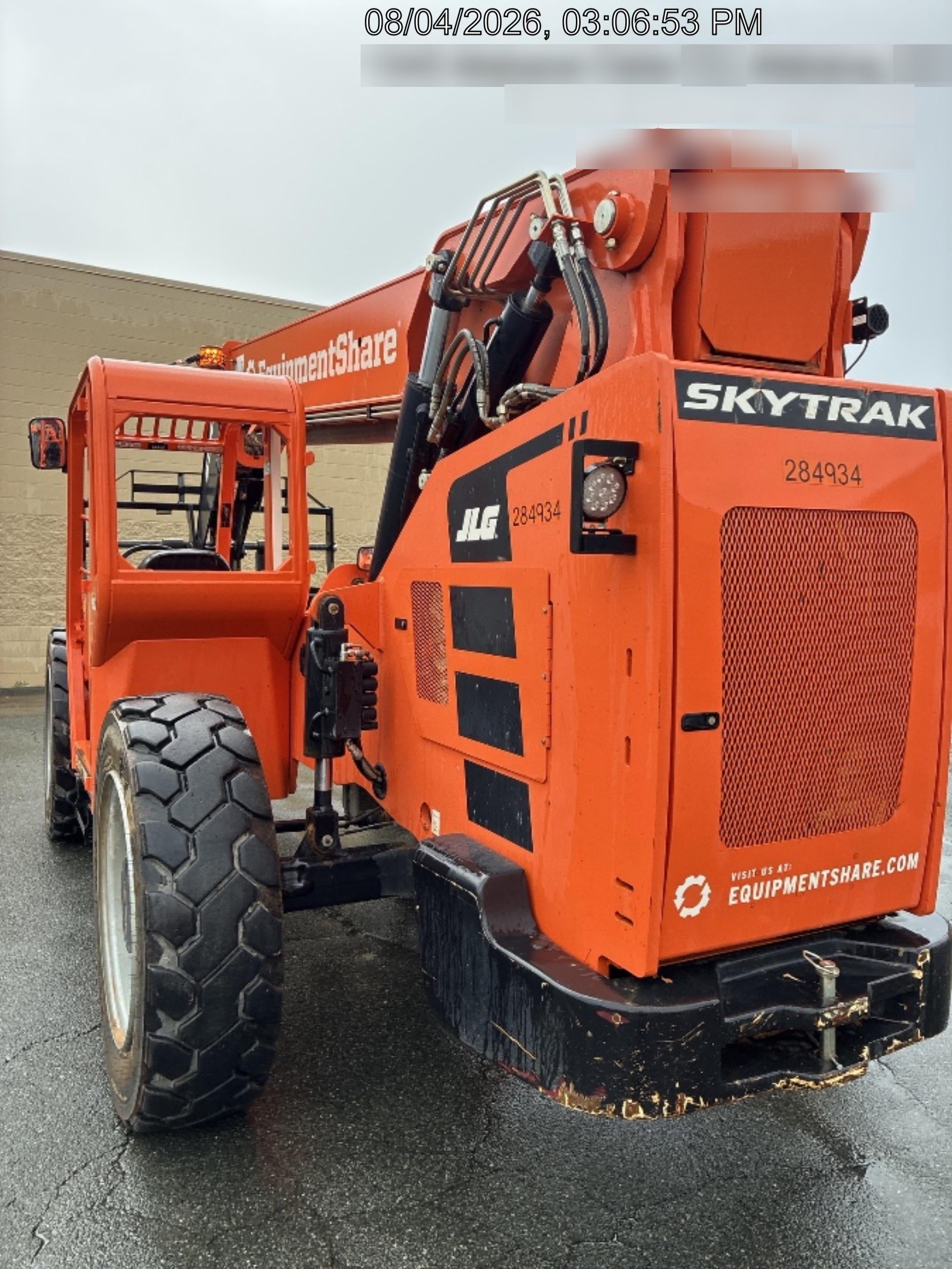2022 SKYTRAK 8042