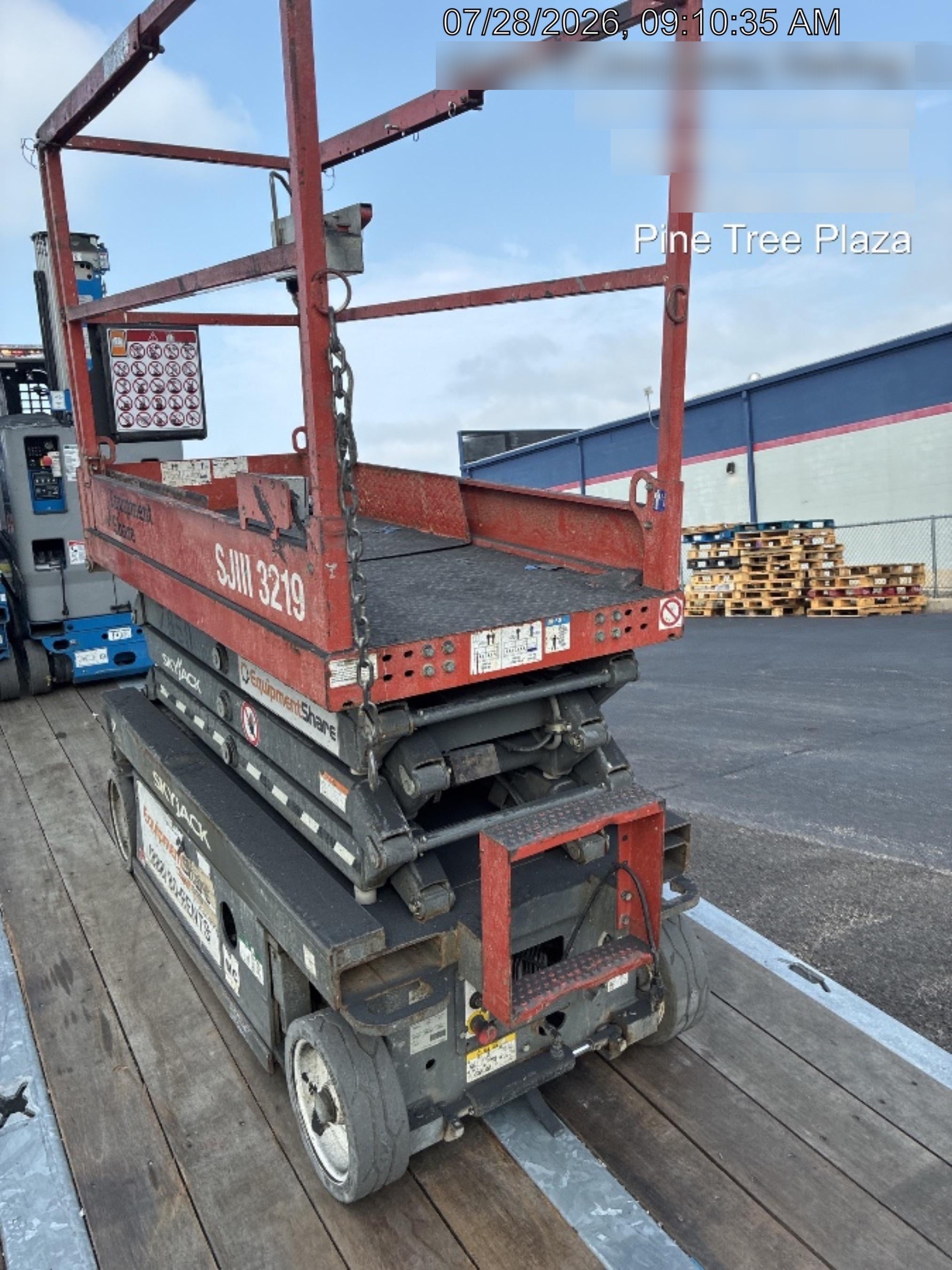 2018 Skyjack SJIII-3219 Skyjack SJIII3219 Scissor Lift w/Trojan Batteries