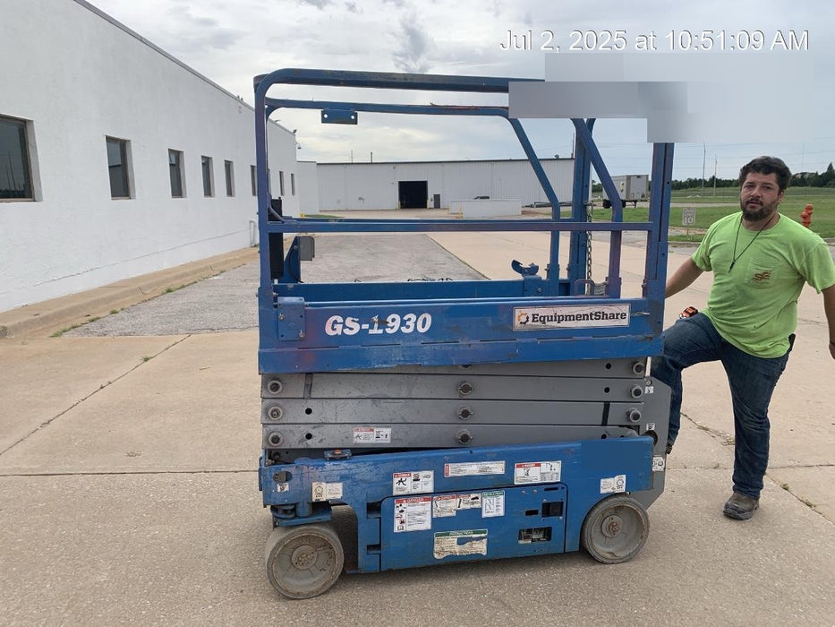 2019 Genie GS-1930 Fixed rails with chain Entry