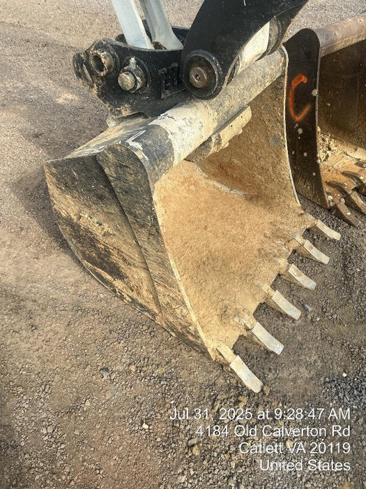 2025 TAKEUCHI 36" Bucket - Takeuchi