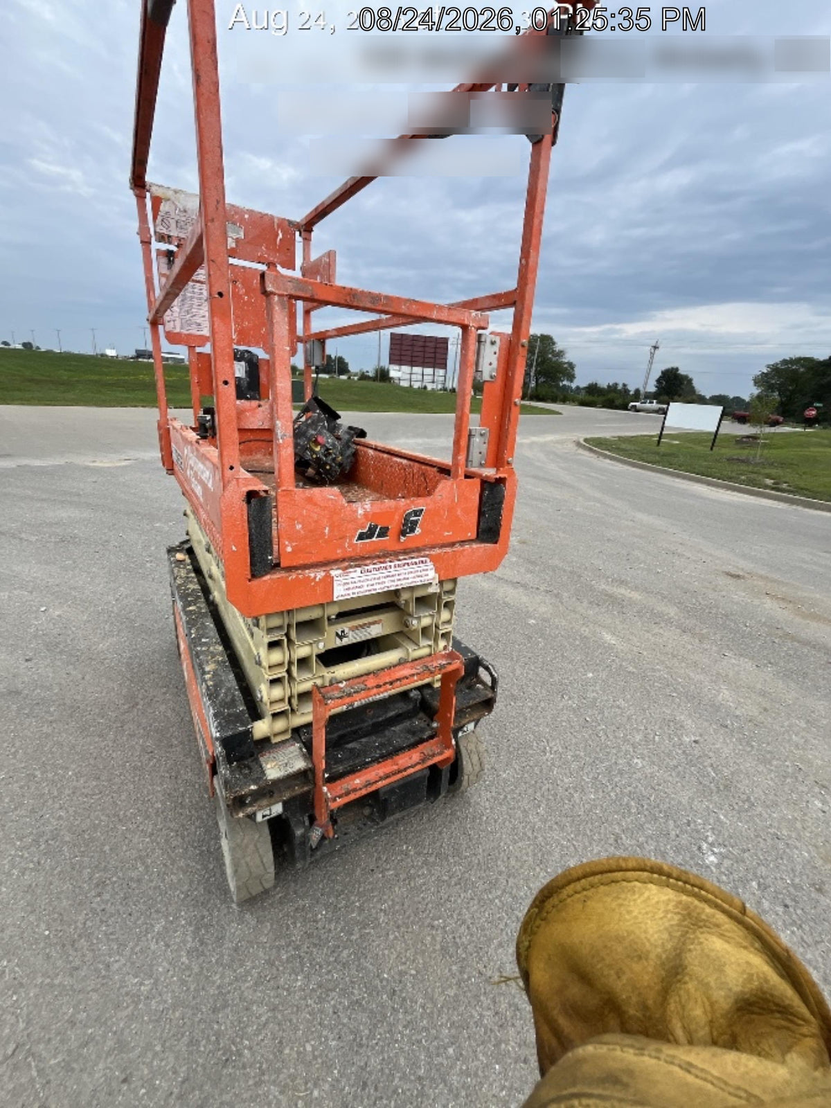 2023 JLG ES1932