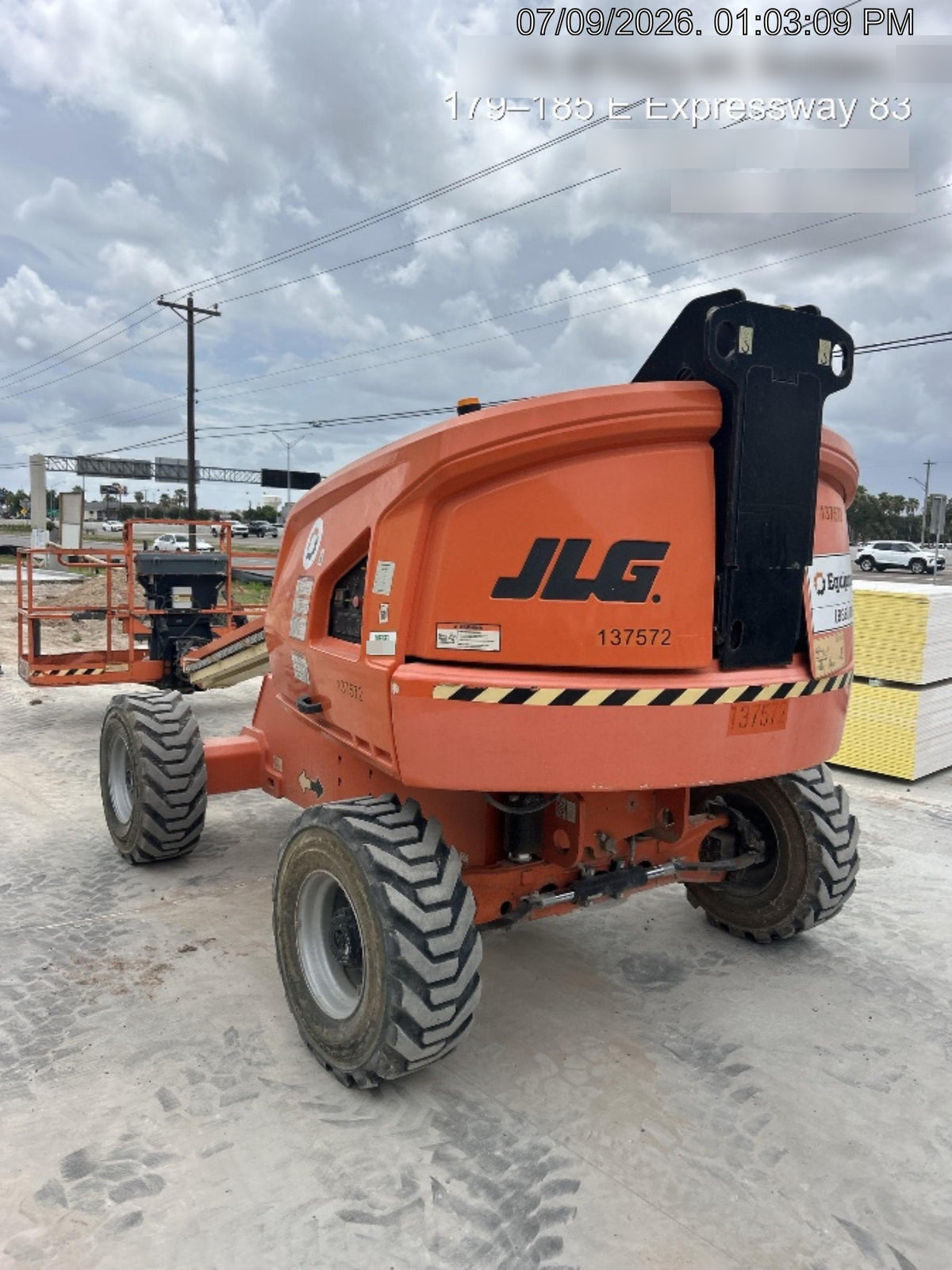 2021 JLG 400S