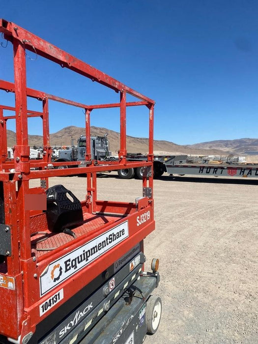 2020 Skyjack SJIII-3219 Solid NM Tires, Half height spring hinged entry gate, Dual Beacons, 800W Inverter