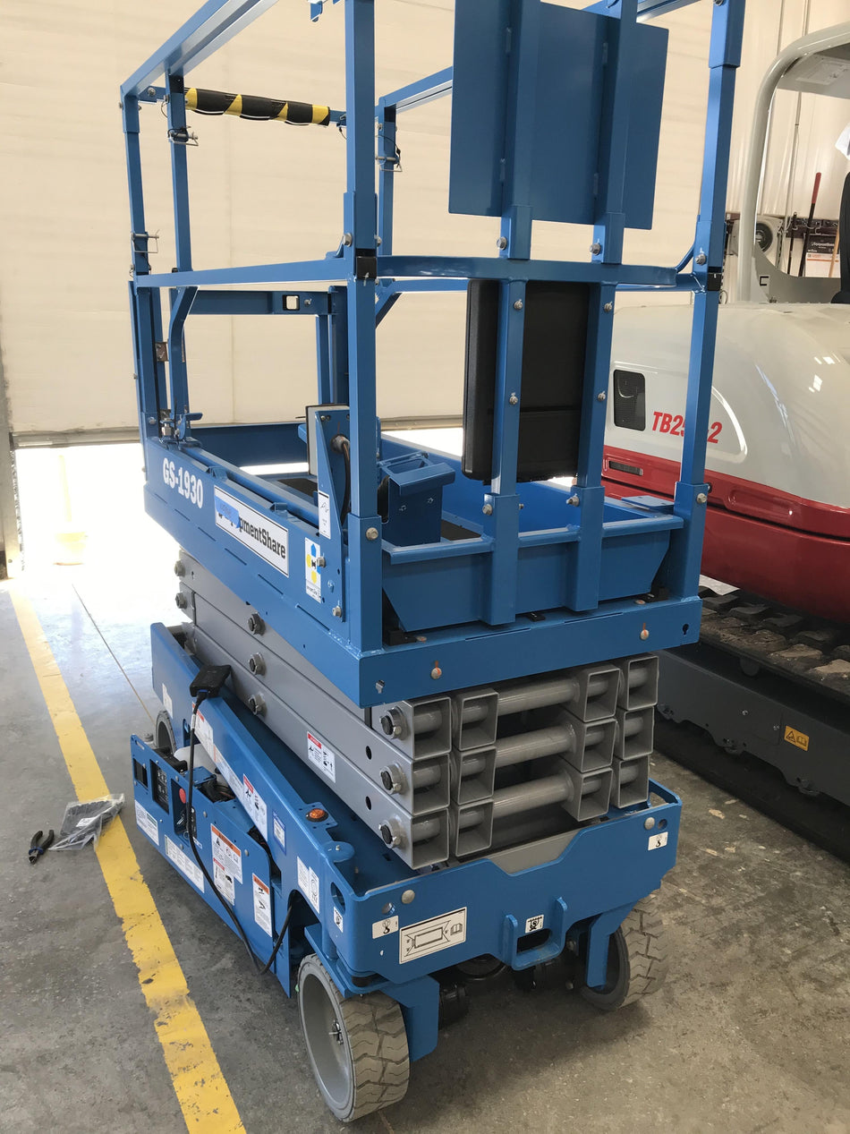 2020 Genie GS-1930 Solid Non Marking Tires, Beacon, Folding rails with half height swing gate