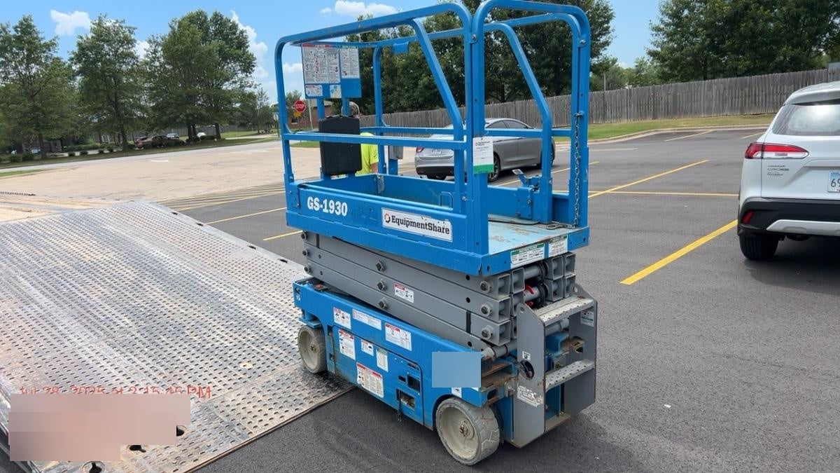 2019 Genie GS-1930 Fixed rails with chain Entry