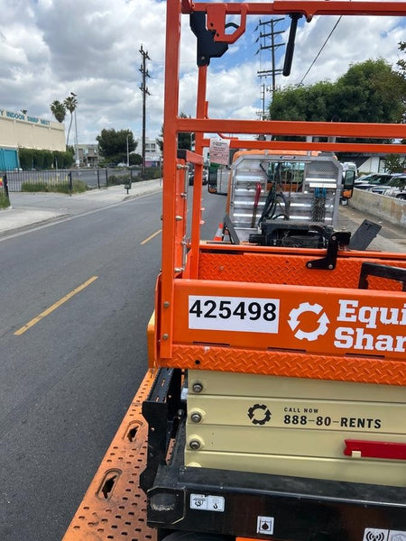 2024 JLG ES1932