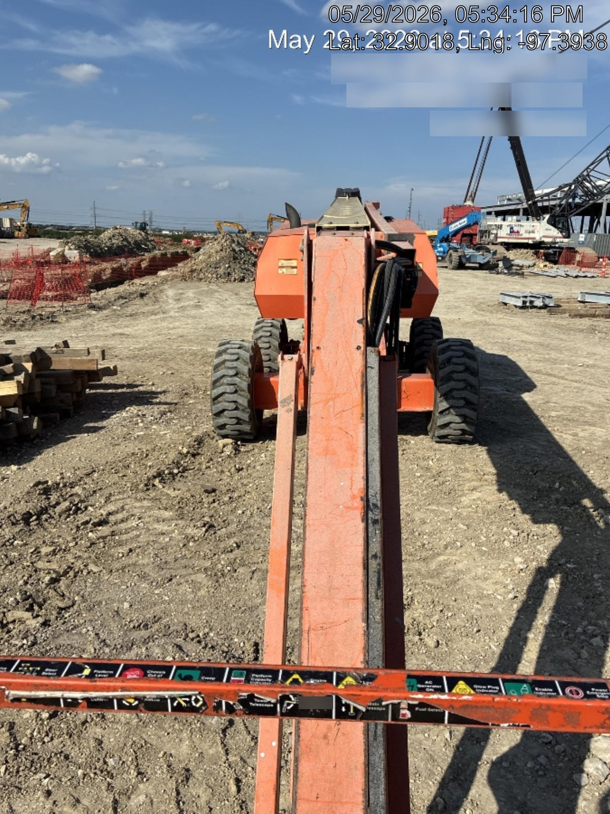 2004 JLG 660SJ