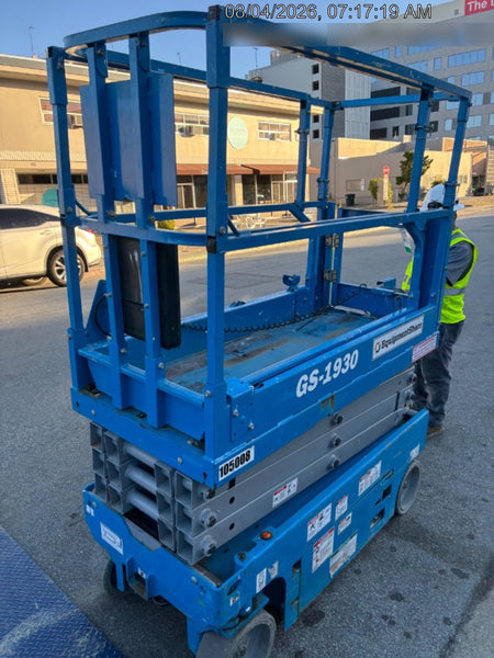 2020 Genie GS-1930 Solid Non Marking Tires, Beacon, Folding rails with half height swing gate, 800W Inverter