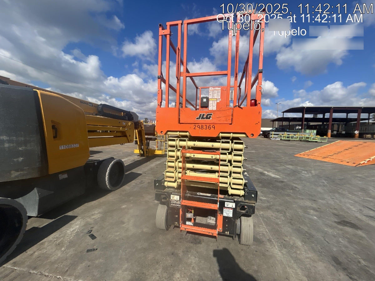 2023 JLG R4045