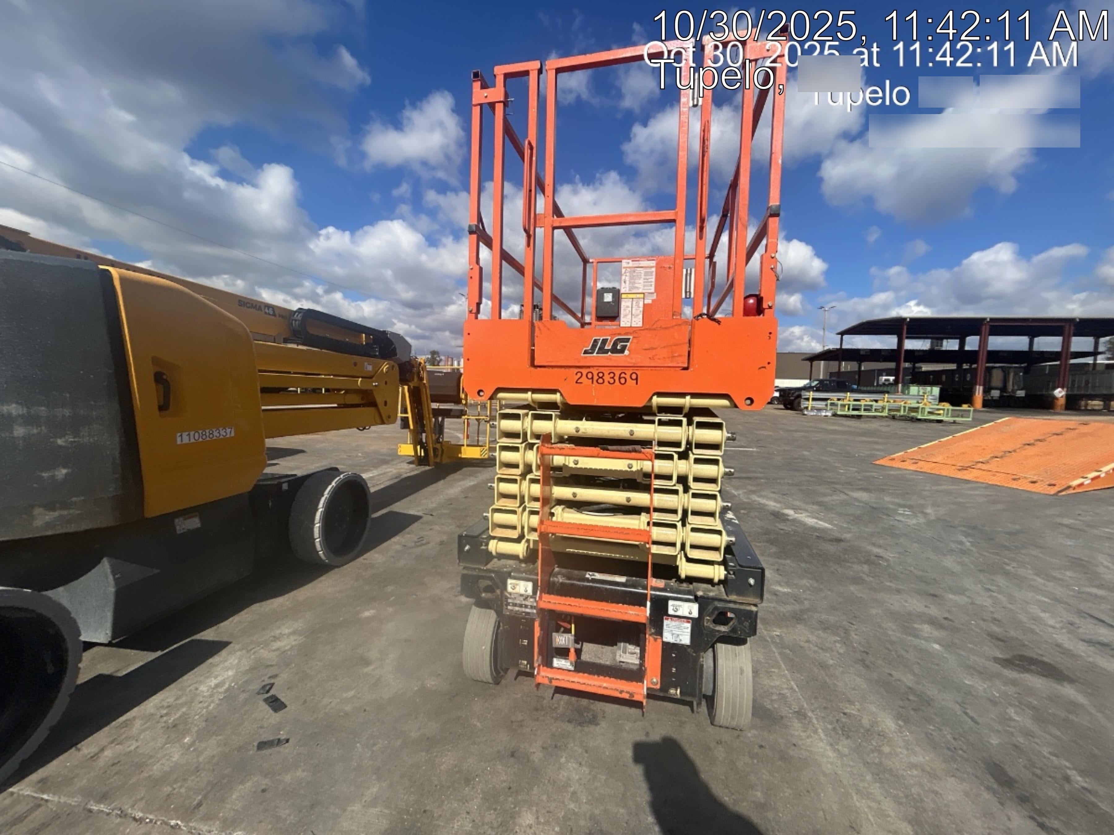 2023 JLG R4045
