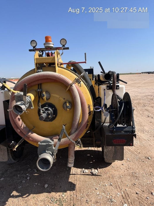 2022 VAC-TRON LP573XDT