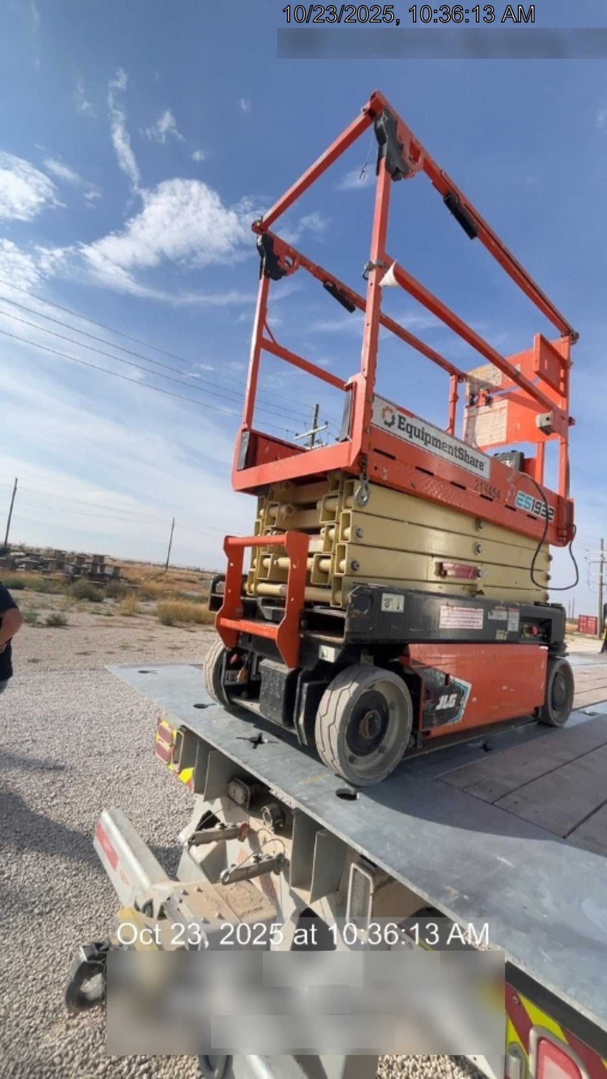 2022 JLG ES1932