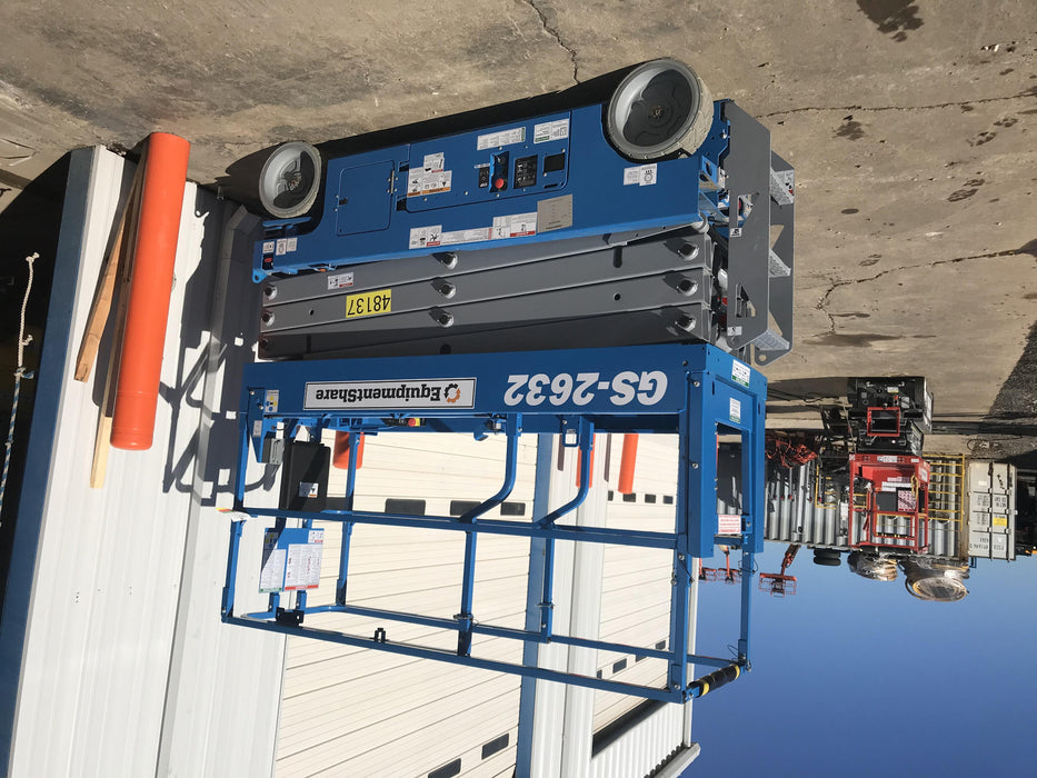 2019 Genie GS-2632 Folding rails with half height swing gate