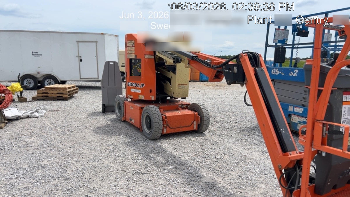 2019 JLG E300AJP
