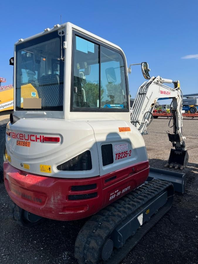 2025 TAKEUCHI TB235-2CR