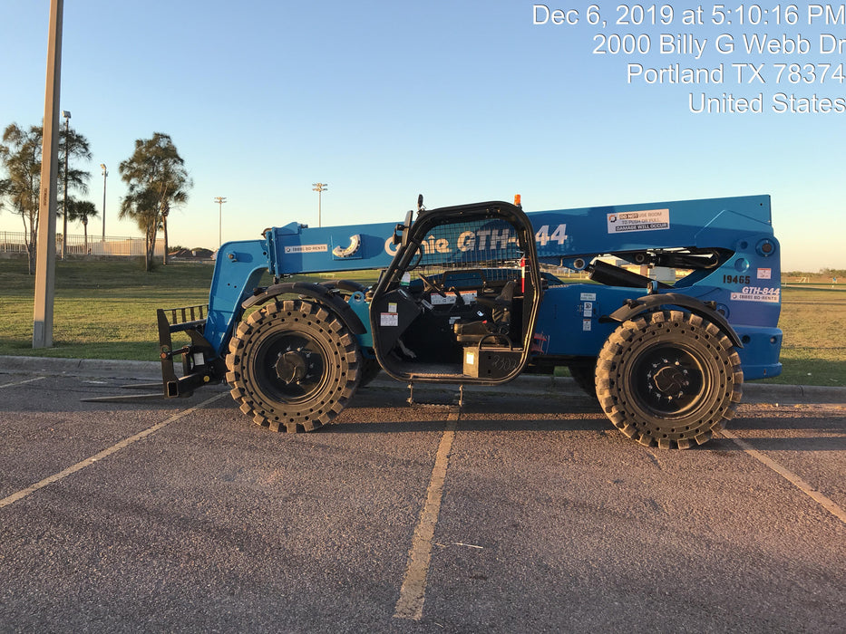 2018 Genie GTH-844 Genie GTH-844 w/ROPS, Work Lights, Solid Tires, RH Cab Mesh, Beacon, 60" Carriage and Forks