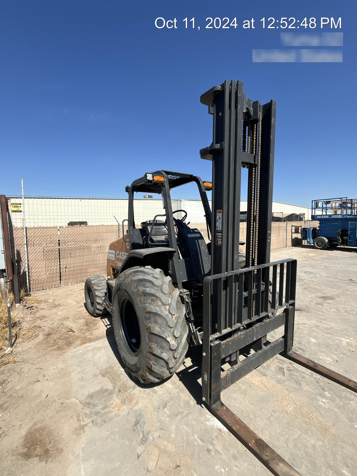 2023 CASE 588H