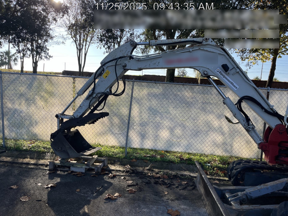 2019 Takeuchi TB260 Canopy, Standard Blade, Auxiliary hydraulics w/Manual QC, Hydraulic thumb, 12" ,18", 24" Bucket